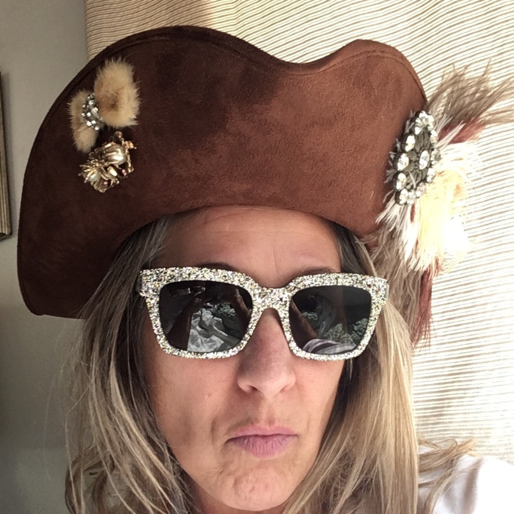 Meet your Posher, Charlotte